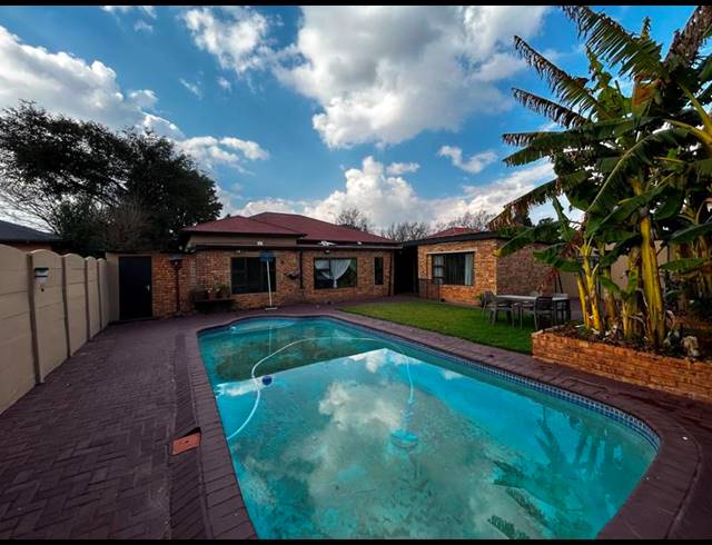 4 BEDROOM HOUSE FOR SALE IN BRENTHURST